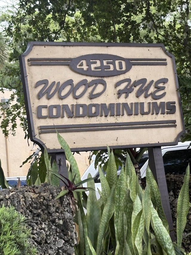 view of community / neighborhood sign