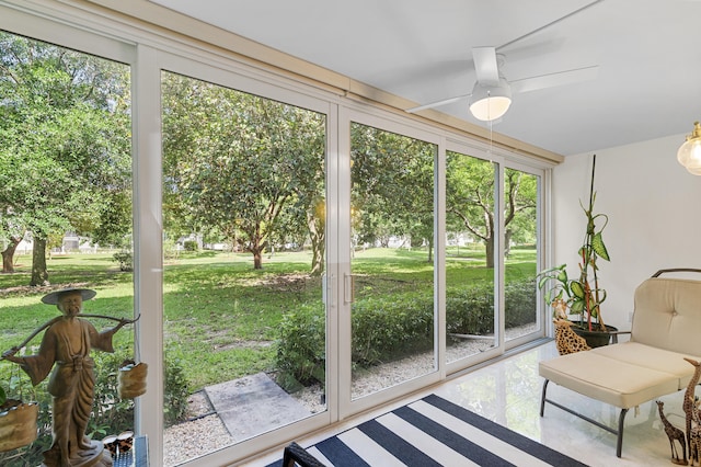 2403 Antigua Cir Unit M1, Coconut Creek, FL 33066 - sunroom featuring a ceiling fan