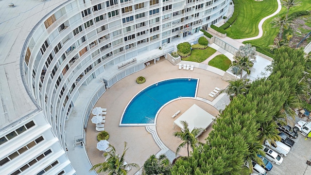 2780 S Ocean Blvd Unit 707, Palm Beach, FL 33480 - view of community pool