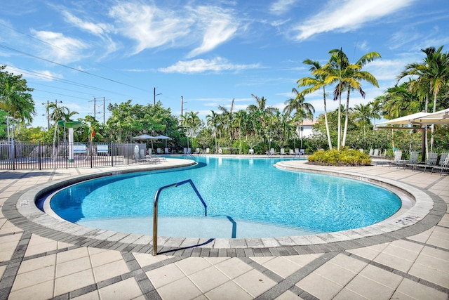 4128 Cascada Cir, Cooper City, FL 33024 - community pool with a patio area