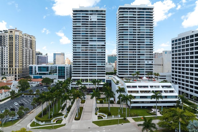 529 S Flagler Dr Unit 26H, West Palm Beach, FL 33401 - view of property featuring a city view