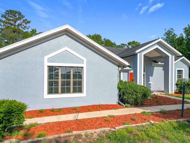 view of front of property with stucco siding