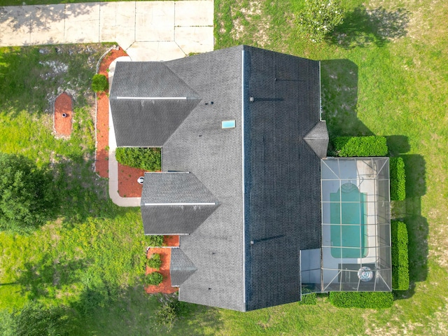 aerial view of property and surrounding area