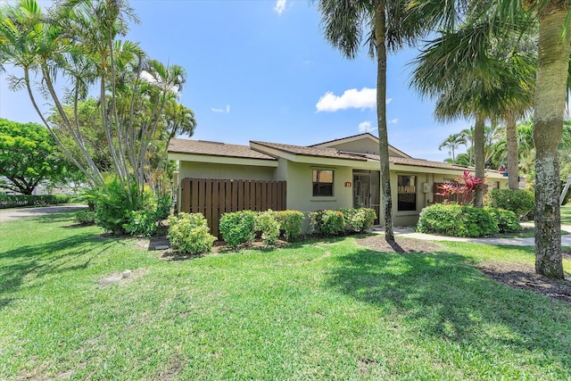 11 Meadows Dr, Boynton Beach, FL 33436 - ranch-style house featuring stucco siding