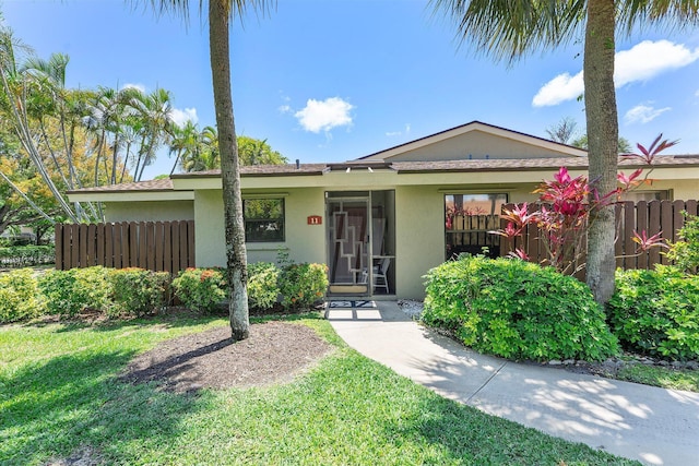 11 Meadows Dr, Boynton Beach, FL 33436 - single story home with stucco siding