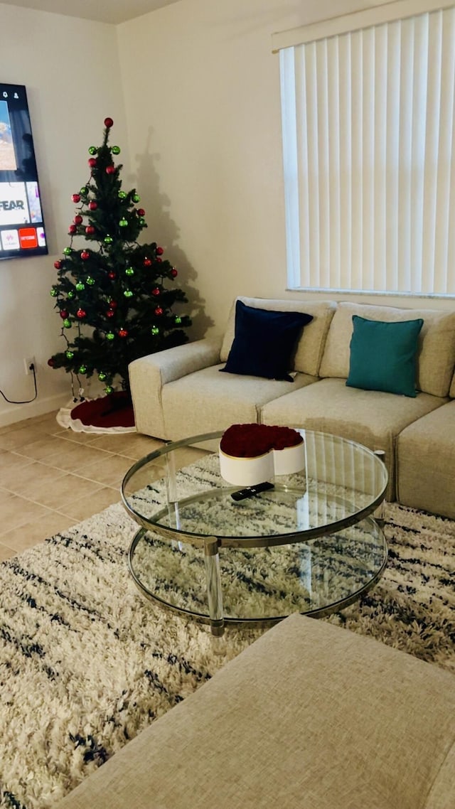 3608 Shoma Dr, Royal Palm Beach, FL 33414 - living area featuring tile patterned floors and baseboards