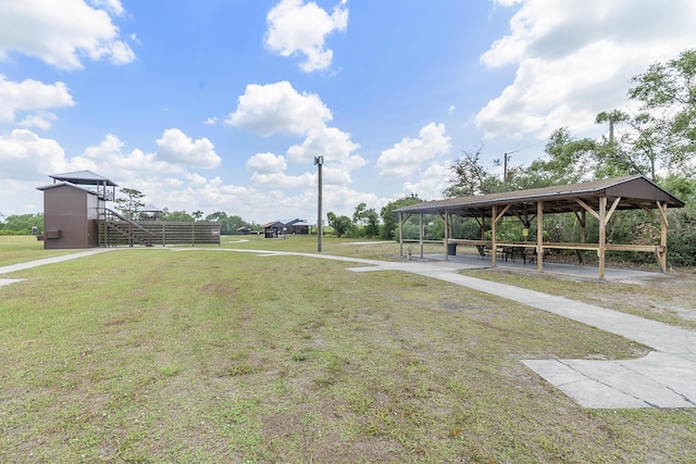 32801 US Highway 441 N Unit 64, Okeechobee, FL 34972 - view of property's community featuring a yard and a gazebo