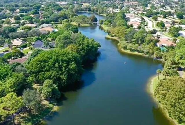 6085 Elmwood Dr, Boca Raton, FL 33433 - aerial view of property and surrounding area featuring a large body of water