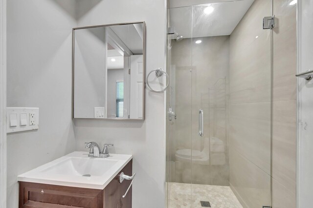 125 E Hart St, Lantana, FL 33462 - full bath featuring a stall shower and vanity
