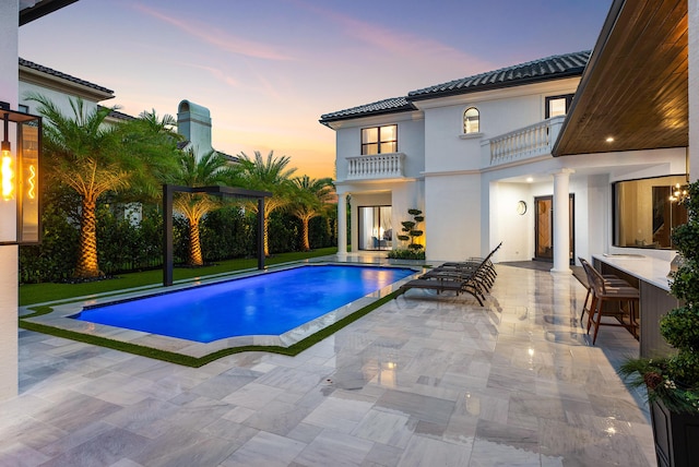 17709 Circle Pond Ct, Boca Raton, FL 33496 - view of patio / terrace featuring an outdoor kitchen