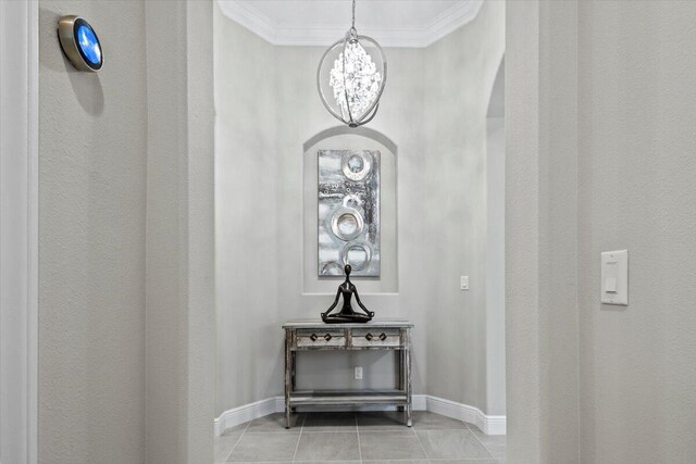 8369 Paladin Sq, Vero Beach, FL 32967 - detailed view of arched walkways, baseboards, and a chandelier