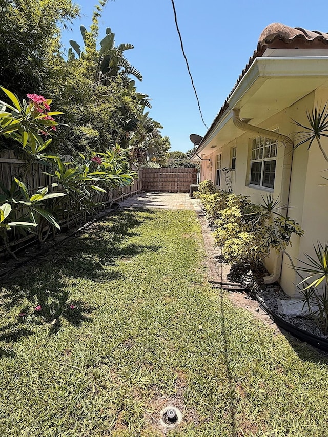 1807 Crafton Rd, North Palm Beach, FL 33408 - view of yard