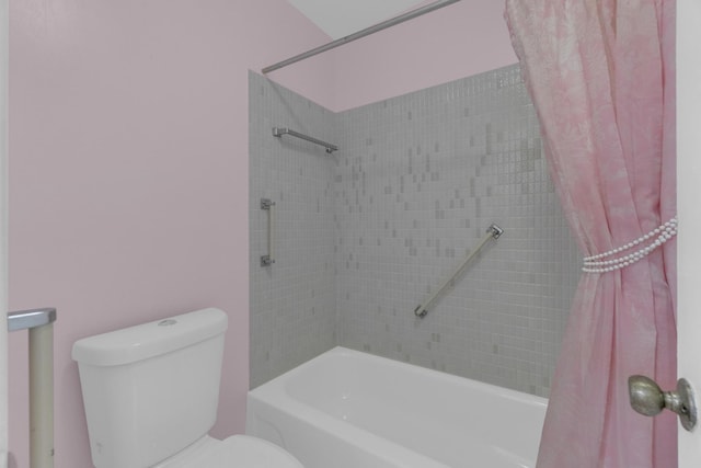 10109 45th Trl S, Boynton Beach, FL 33436 - bathroom featuring shower / tub combo and toilet