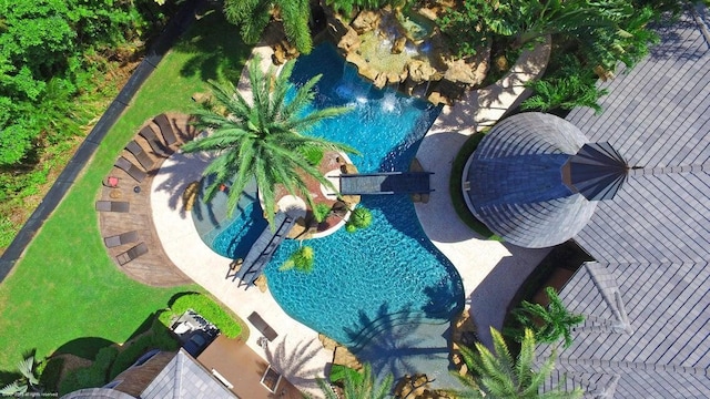 bird's eye view of a pool area