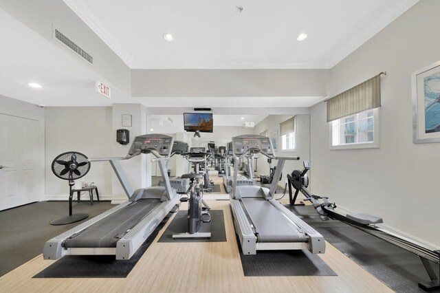 255 NE 3rd Ave Unit 2-516, Delray Beach, FL 33444 - exercise room with recessed lighting, crown molding, and baseboards