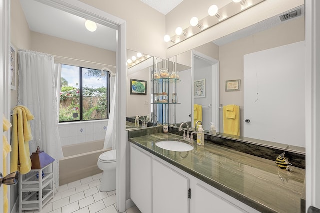 1 Danby Pl, Boynton Beach, FL 33426 - full bath featuring tile patterned flooring, toilet, vanity, and shower / bath combo with shower curtain