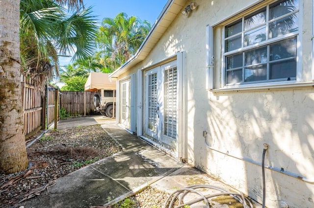 341 NE 7th Ave, Delray Beach, FL 33483 - view of patio / terrace with a fenced backyard