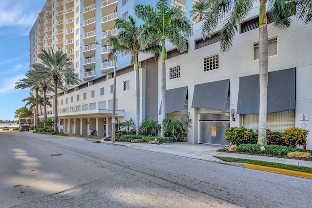 1551 N Flagler Dr Unit 804, West Palm Beach, FL 33401 - view of apartment building / complex