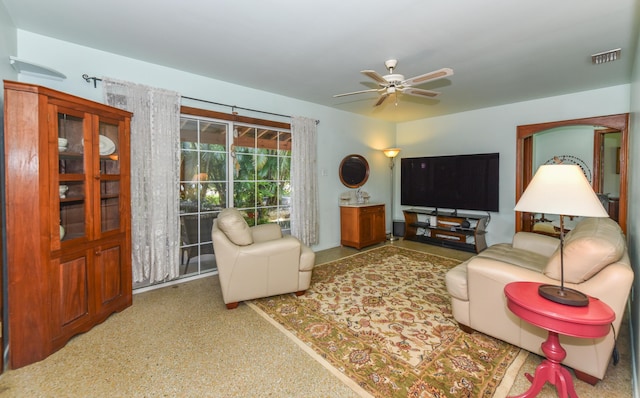 1116 NE Oceanview Cir, Jensen Beach, FL 34957 - living area featuring a ceiling fan
