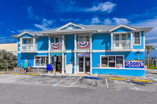 1116 NE Oceanview Cir, Jensen Beach, FL 34957 - view of commercial location with uncovered parking