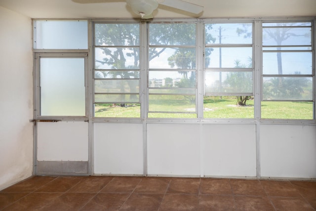 134 Southampton Unit B, West Palm Beach, FL 33417 - unfurnished sunroom with ceiling fan