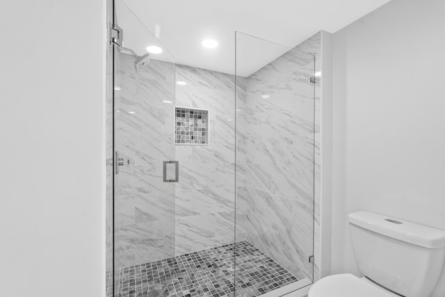 6 Stratford Dr E Unit D, Boynton Beach, FL 33436 - full bath with toilet, a marble finish shower, and recessed lighting