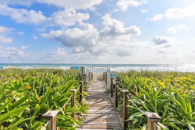 2780 S Ocean Blvd Unit 311, Palm Beach, FL 33480 - surrounding community with view of water and beach