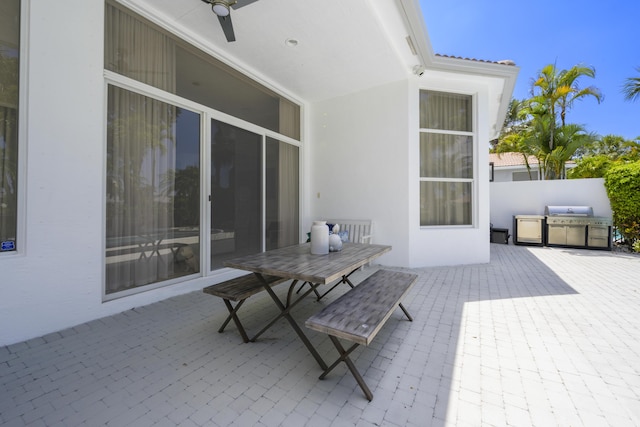 157 Esperanza Way, Palm Beach Gardens, FL 33418 - view of patio featuring outdoor dining space and a ceiling fan