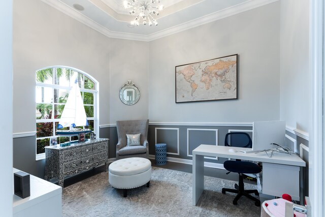 157 Esperanza Way, Palm Beach Gardens, FL 33418 - living area featuring ornamental molding and wainscoting