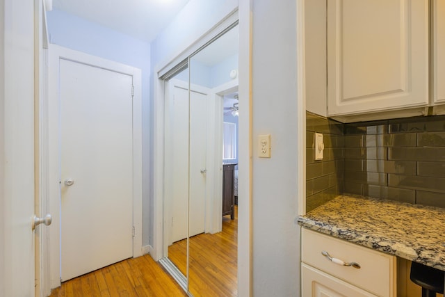 302 Lake Osborne Dr Unit 15, Lake Worth, FL 33461 - hall with light wood-style floors