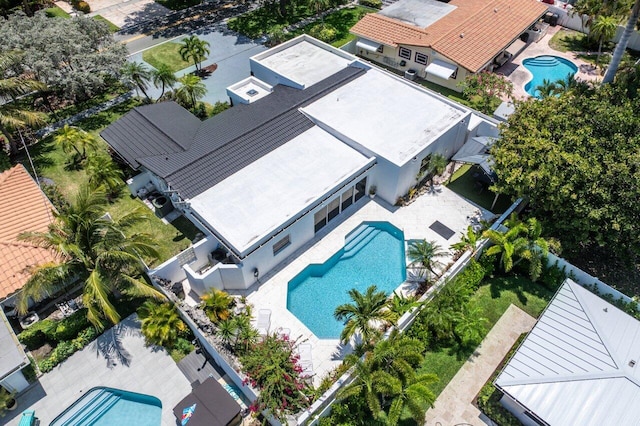 2611 NE 49th St, Lighthouse Point, FL 33064 - aerial view of property and surrounding area featuring a pool area