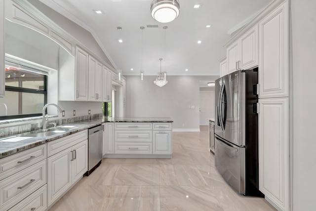3 Independence Ct, Deerfield Beach, FL 33442 - kitchen with appliances with stainless steel finishes, a sink, a peninsula, white cabinetry, and crown molding