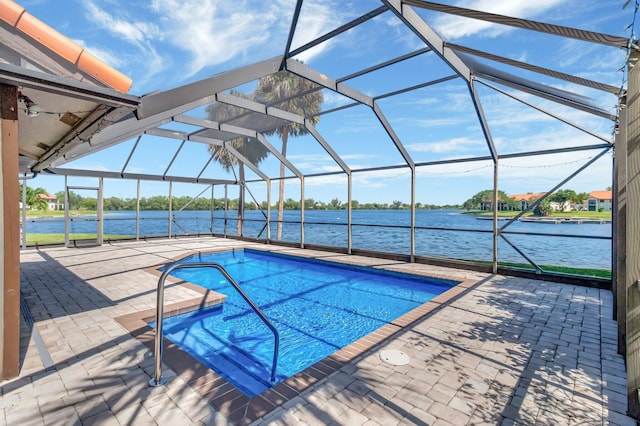 3 Independence Ct, Deerfield Beach, FL 33442 - swimming pool featuring a patio, a water view, and a lanai
