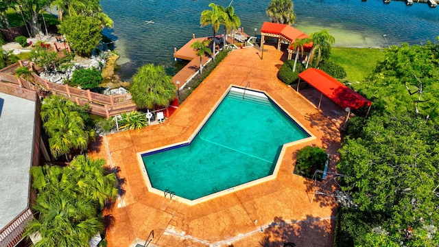 3 Independence Ct, Deerfield Beach, FL 33442 - drone / aerial view of a pool and a large body of water