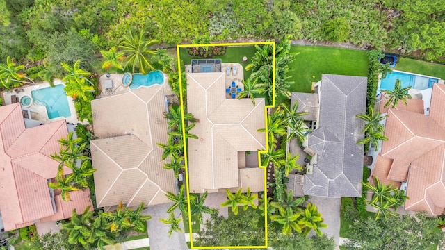 1909 Flower Dr, Palm Beach Gardens, FL 33410 - aerial view of property's location featuring a pool and property parcel outlined