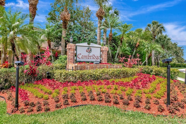 view of community / neighborhood sign