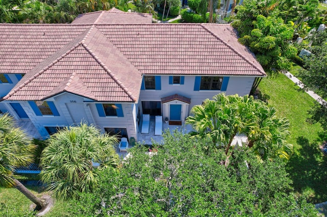 aerial view of property and surrounding area