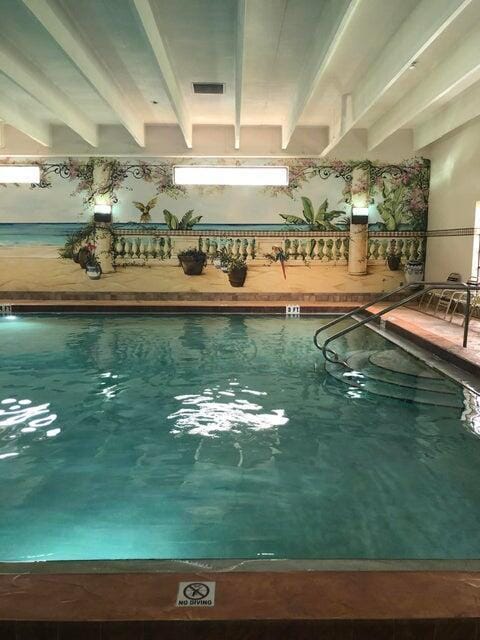 261 Suffolk Unit G, Boca Raton, FL 33434 - view of pool