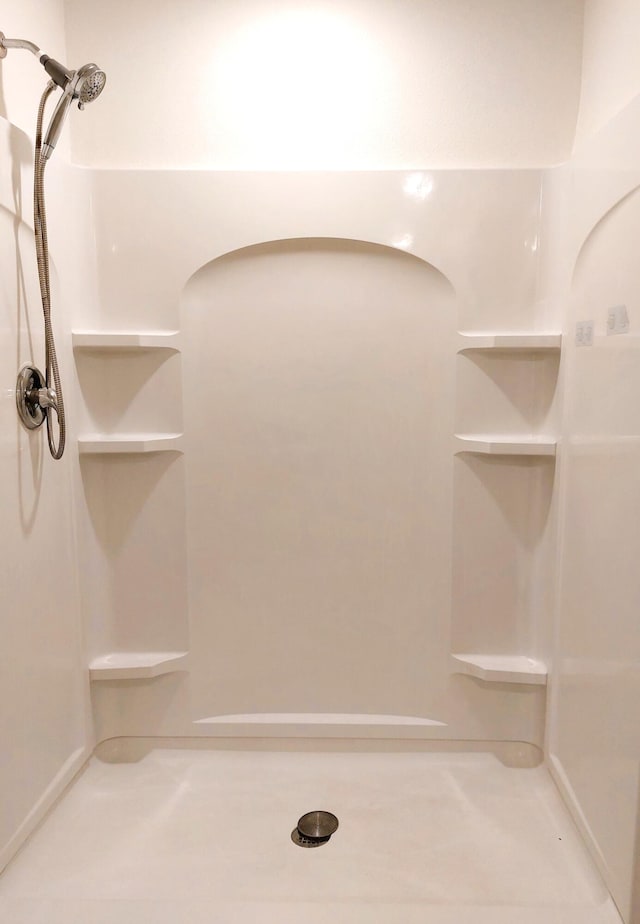 1614 SW Sylvester Ln, Port Saint Lucie, FL 34984 - full bath featuring a shower