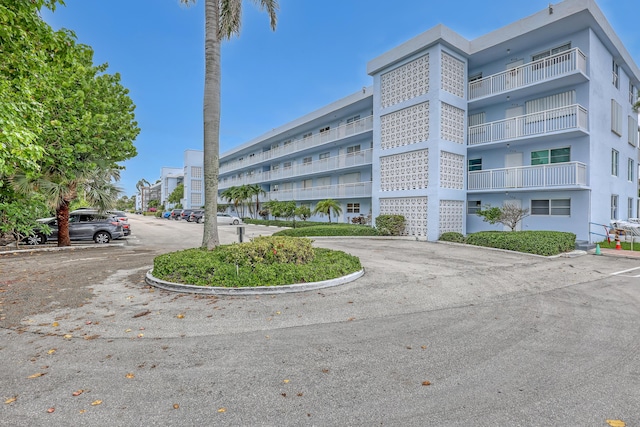 2018 S Federal Hwy Unit 304, Boynton Beach, FL 33435 - view of apartment building / complex