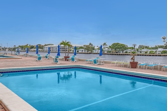 2018 S Federal Hwy Unit 304, Boynton Beach, FL 33435 - community pool with a patio area