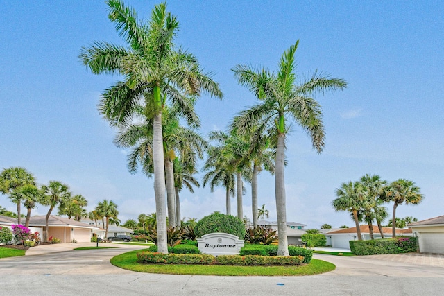 17187 Bay St, Jupiter, FL 33477 - community / neighborhood sign with curved driveway
