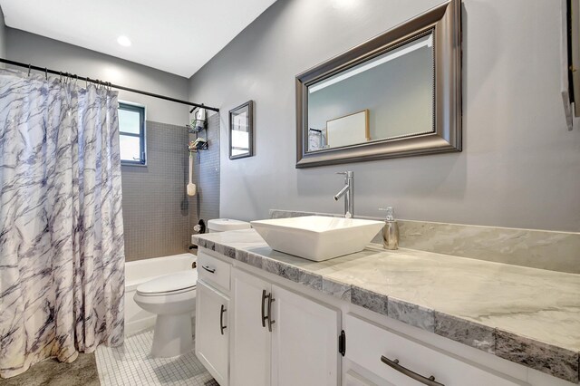 2115 SW 22nd St, Boynton Beach, FL 33426 - full bathroom featuring toilet, shower / bath combination with curtain, vanity, and tile patterned flooring