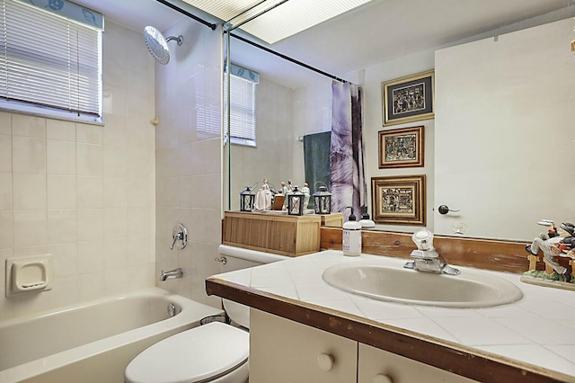 5936 Morningstar Cir Unit 201, Delray Beach, FL 33484 - full bath featuring shower / bath combo, toilet, and vanity