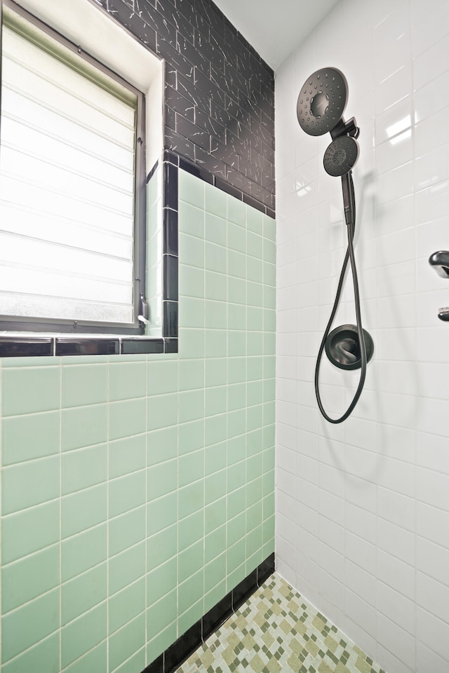 1428 N M St, Lake Worth Beach, FL 33460 - bathroom with tiled shower