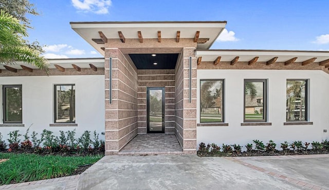 2929 Lorene Dr, Palm Springs, FL 33461 - entrance to property featuring stucco siding