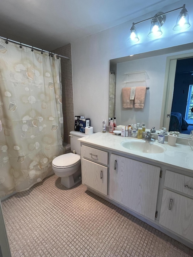 4047 Ainslie C, Boca Raton, FL 33434 - full bathroom featuring vanity, toilet, and curtained shower