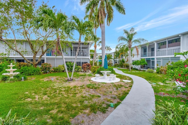 2161 NE 42nd Ct Unit 116, Lighthouse Point, FL 33064 - view of property's community with a yard