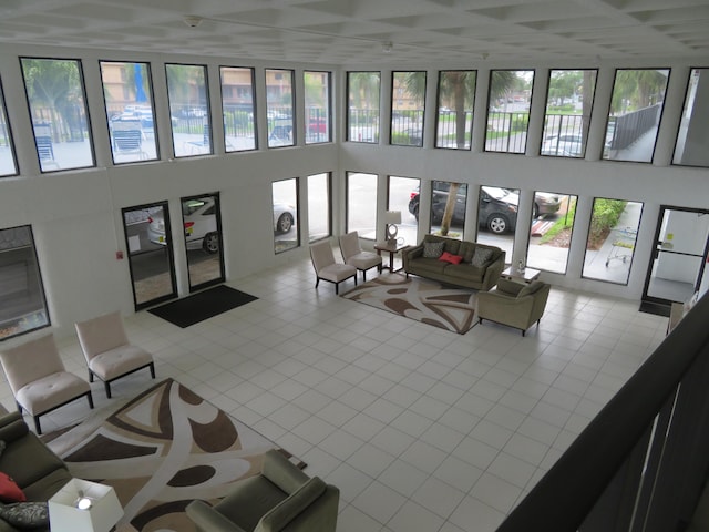 9233 SW 8th St Unit 207, Boca Raton, FL 33428 - community lobby featuring a towering ceiling