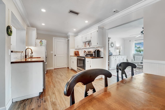 18428 Alydar Way, Boca Raton, FL 33496 - dining area featuring crown molding, light wood-style floors, a ceiling fan, and recessed lighting